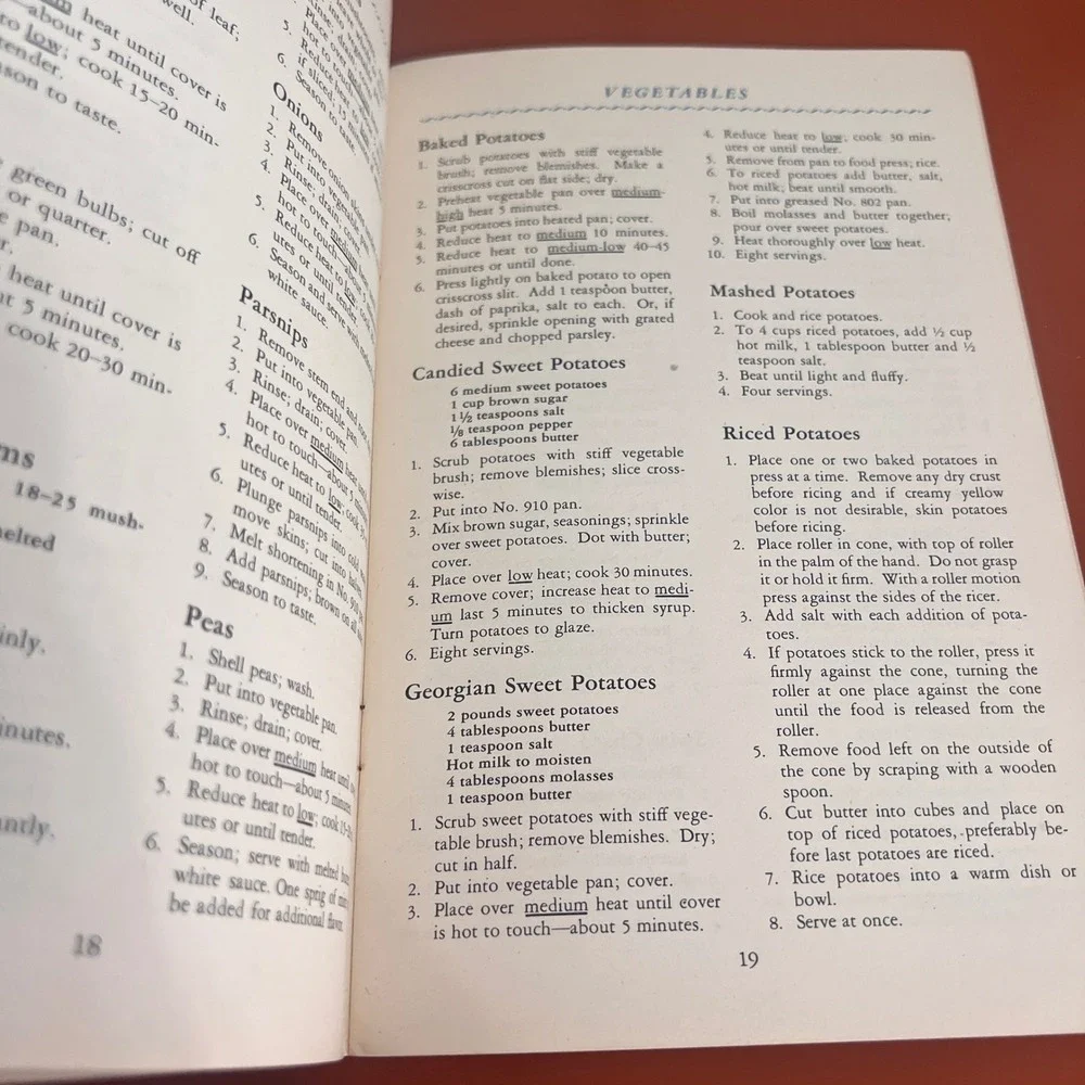 Vtg 1946 Wear-Ever New Method‎ Cooking Instruction Book Aluminum Recipes 9th Ed